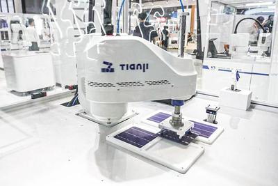 【圖集】從玩魔方的機器人到冬奧會新材料,直擊第23屆工博會現場